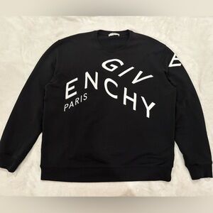GIVENCHY
Refracted-Design Embroidered-Logo Sweatshirt